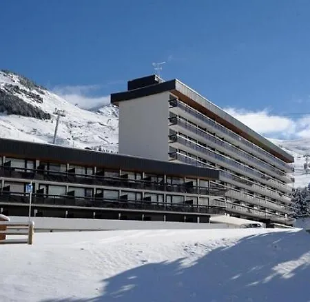 Appartement Aravis - Confortable - Acces Direct Aux Pistes - Balcon Mae-2674 *